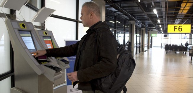 Der Flughafen und KLM wollen den Boarding-Prozess so schneller und einfacher machen.