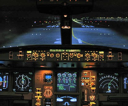 Cockpit eines A340: Mensch-Maschine-Schnittstelle im Fokus.