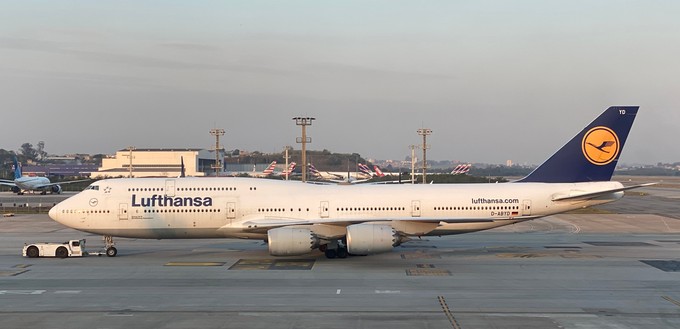 <strong>3. Rang: Lufthansa</strong>. 896 Flüge, minus 37%.