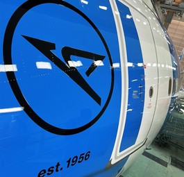 Ein erster Blick auf den ersten A330 Neo von Condor in Blau.