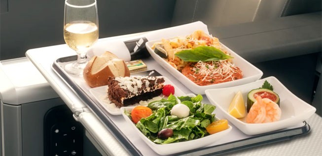Das Essen wird deutlich besser sein als in der Economy Class.