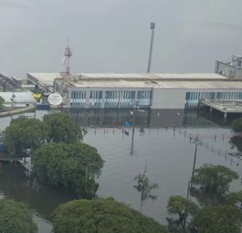 Der Aeroporto Internacional Salgado Filho steht komplett unter Wasser.