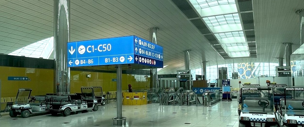 Terminal in Dubai: Kaum ein Mensch war da, wo sich sonst Menschenmengen drängen.