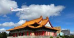 Boeing 777X in Farben von China Airlines über Taipeh (Montage): Die Airline bestellt sowohl die Passagier- als auch die Frachtversion.
