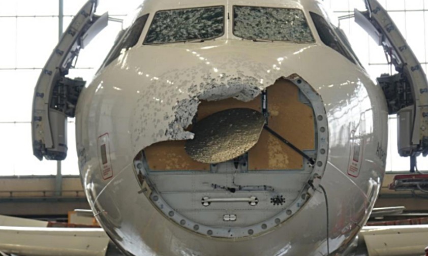 Der Airbus A320 von Austrian Airlines: An 15 Stellen beschädigt.