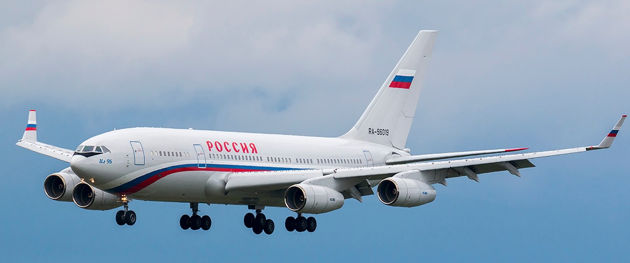 Ilyushin Il-96 mit dem Kennzeichen RA-96019: Bekam in Brasilien Probleme.