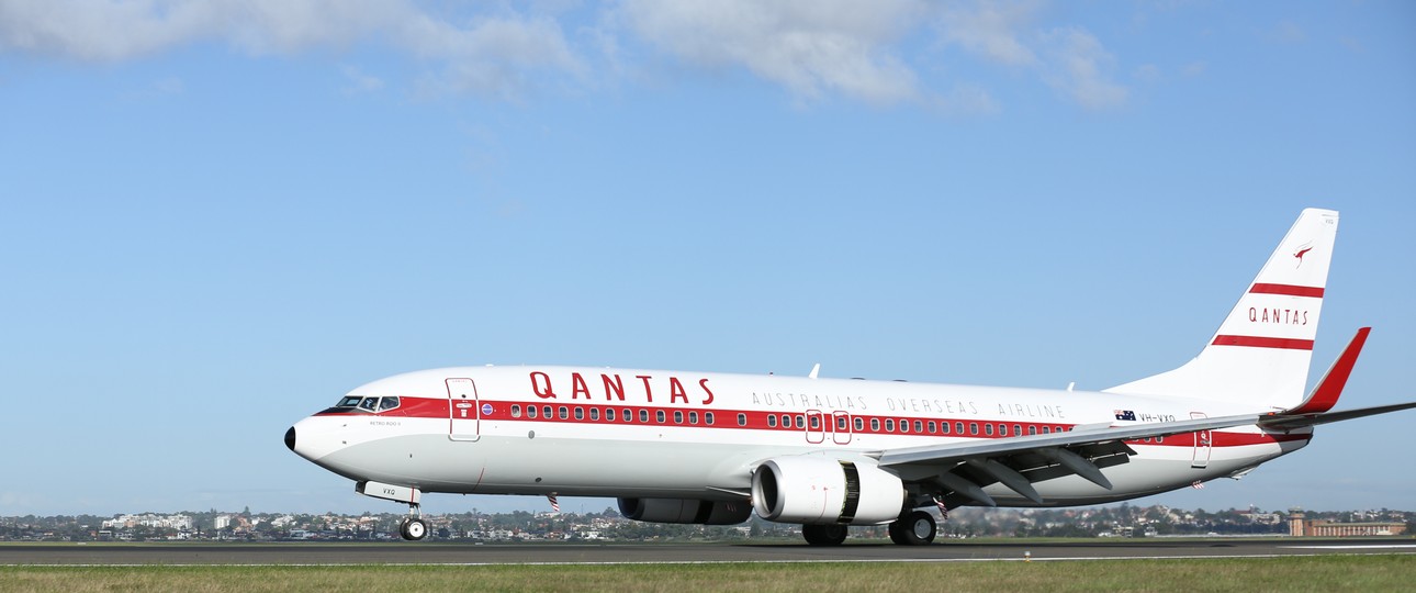 Boeing 737-800 von Qantas mit Retro-Bemalung: Auch die australische Airline fand Risse.