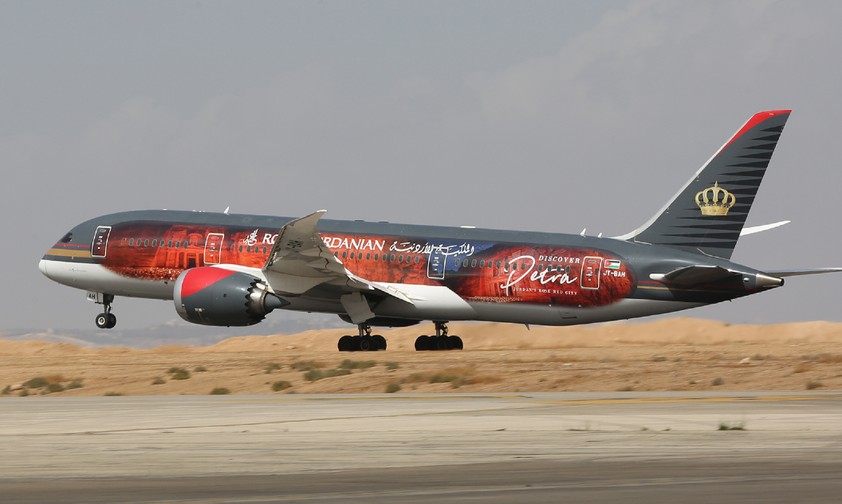 Die Boeing 787-8 mit dem Kennzeichen JY-BAH: Sie trägt ...