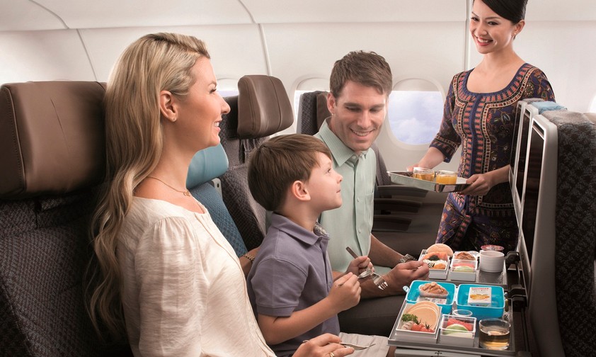 Passagiere von Singapore Airlines: Die Turbulenzentragödie wirkt nach.