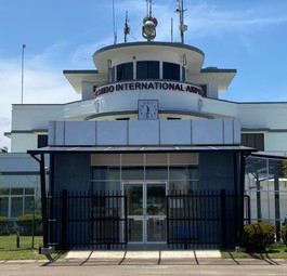 Der Flughafen Colombo Ratmalana vom Vorfeld aus gesehen.
