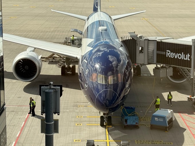 Das tat sie auch mit Jubiläumsflug LH1926. Er führte am 6. April 2026, 100 Jahre nach dem ersten Flug der Airline, von Berlin nach Zürich.