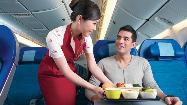 Die Küche Hongkongs gibt es bei Cathay Pacific: heiße Nudelsuppen, frische Reisgerichte und Currys. Das reicht für Platz 5.