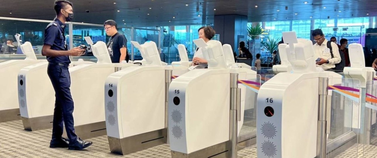 E-Gate-Einwanderungskontrollen am Flughafen Changi: Die digitale Einreise ist seit 2022 möglich.