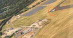 Die D-AICD am Airport Düsseldorf: Im Juni 2023 aus einem startenden Flieger fotografiert.