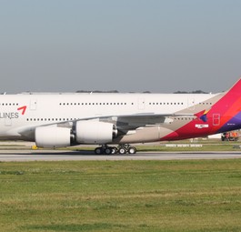 ... Asiana Airlines, an deren Übernahme Korean Air arbeitet. Beide Fluglinien aus Südkorea haben bislang keine Boeing 777X geordert.