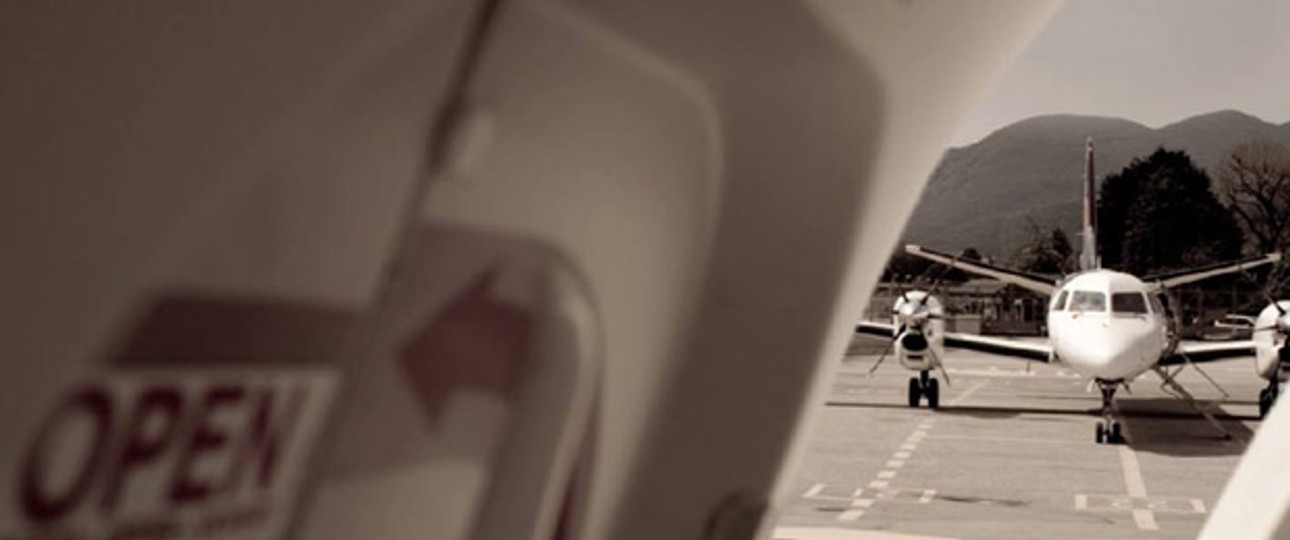 Blick auf eine Saab 2000 von Etihad Regional: Die Airline braucht weniger Personal.