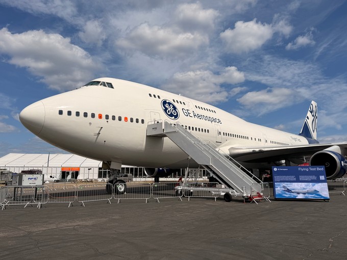 Der fliegende Prüfstand von GE Aerospace für Triebwerke - basierend auf einer Boeing 747-400.