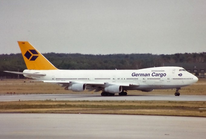 Die 747-200 im aktiven Dienst bei German Cargo im Jahr 1993.