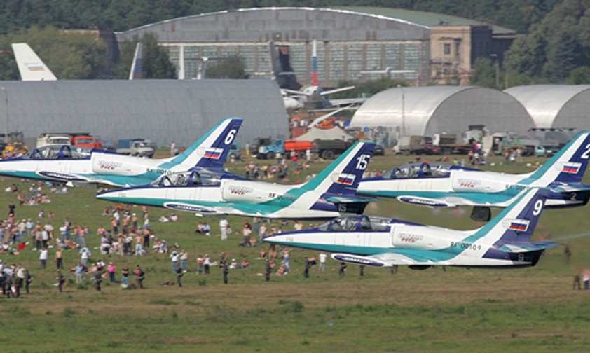 Flugplatz Ramenskoje: Bisher ist er hauptsächlich durch die Luftfahrtmesse MAKS bekannt.