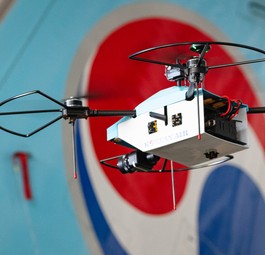 Korean Air hat eine neue Drohne entwickelt, die bei der Inspektion ihrer Flugzeuge helfen soll und ...