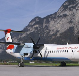 Dash 8-400 in Austrian-Arrows-Lackierung: Solch ein Flieger geht nun nach Großbritannien.