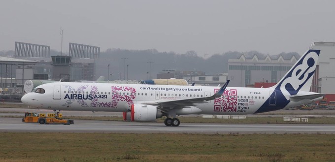 Der Airbus A321 XLR in der kompletten Lackierung.
