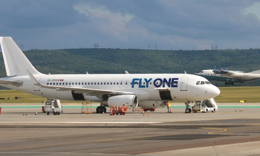 Ein Jet der moldauischen Fly One und im Hintergrund ein Flugzeug der ukrainischen Cavok Air: Immer mehr Verkehr am Airport Chisinau.