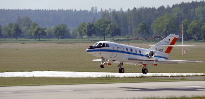 Auch die Falcon ist ein umgerüsteter Businessflieger vom Typ Dassault Falcon 20.