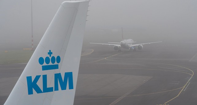 Leitwerk eines KLM-Flugzeugs: Die Fluglinie hat vier Ziele im Nahen Osten überraschend gestrichen.
