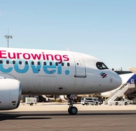 Flugzeuge von Eurowings Discover und Lufthansa: Die Tarifierung der Ferientochter sorgt für Stress.