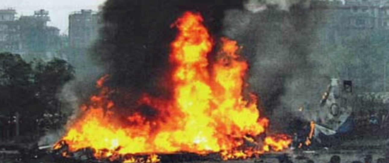 Das Flugzeug ging in Flammen auf: Absturz kurz nach dem Start.