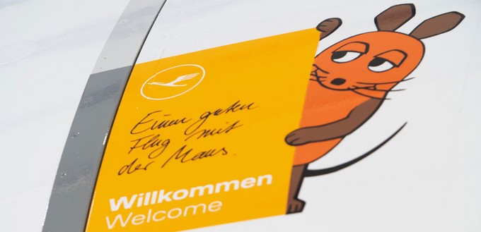 Ein weiteres Maus-Element auf dem Lufthansa-Flieger findet sich beim Willkommensquadrat.