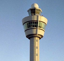 Flughafen-Tower: Nicht immer klappt die Kommunikation.