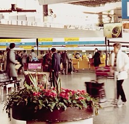 Ein Blick in die Empfangshalle von Terminal 1 im Jahre 1972.