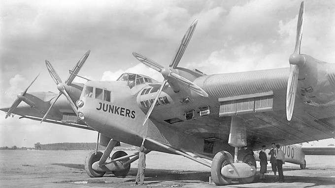 Die Junkers G 38 zeigte ebenfalls einige Charakteristika des Konzepts. Von ihr wurden nur zwei Exemplare gebaut.