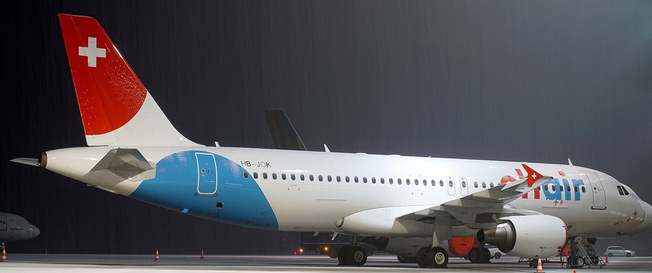 Chair Airlines′ erster Airbus A320: Die HB-JOK wird auf den Einsatz vorbereitet.