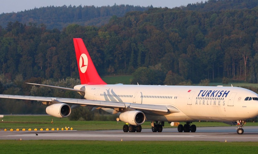 Der Airbus A340 von Turkish Airlines mit dem Kennzeichen TC-JDN (Archivbild): Eine Hongkonger Firma kaufte den Jet 2019 mit drei anderen.