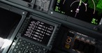 Cockpit einer Boeing 737 mit der Control Display Unit des Flugmanagementsystems: Wurde geklaut.