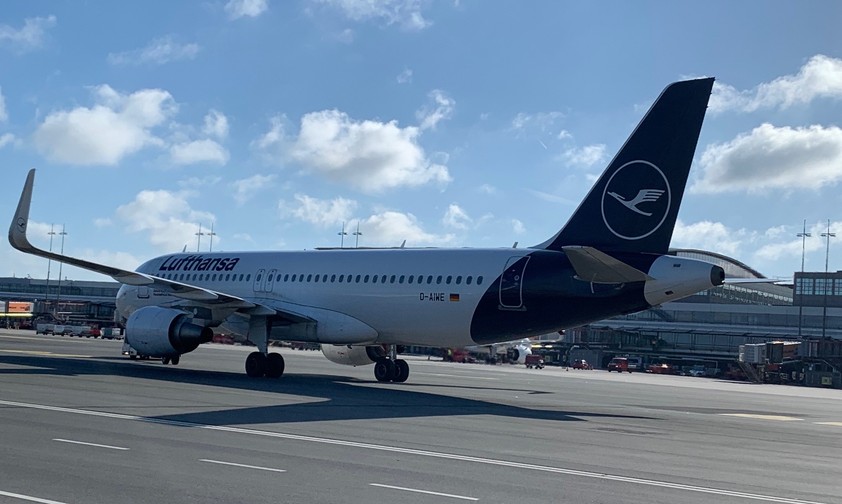 Airbus A321 von Lufthansa in Hamburg: Neue Flugnummern.
