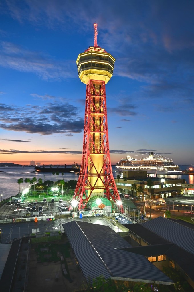 Hakata Port Tower