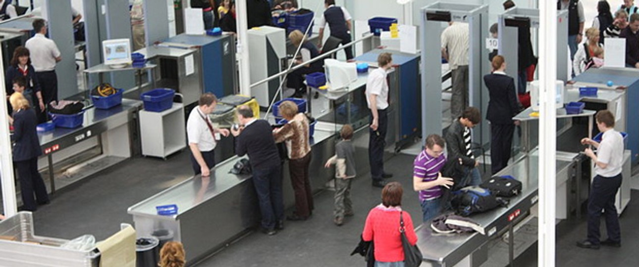 Sicherheitscheck am Flughafen: Wer sich auskennt, ist billiger