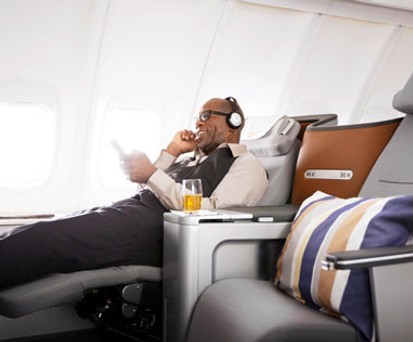Business Class von Lufthansa: Stellen Sie sich das nun in Lila vor, und sie haben eine Ahnung wie die Business Class von Eurowings aussehen könnte.
