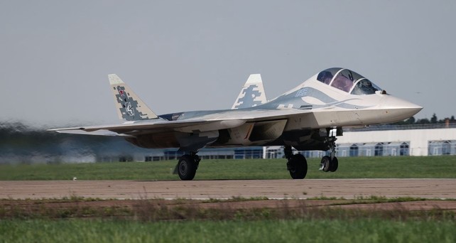 Sukhoi Su-57: Erstflug absolviert.