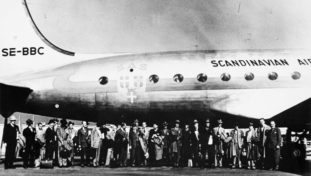 Im September 1946 hebt eine DC-4 zum Erstflug von Stockholm nach New York La Guardia ab. Als erste Airline eröffnete SAS 1954 dann die Polarroute an die Westküste der USA.