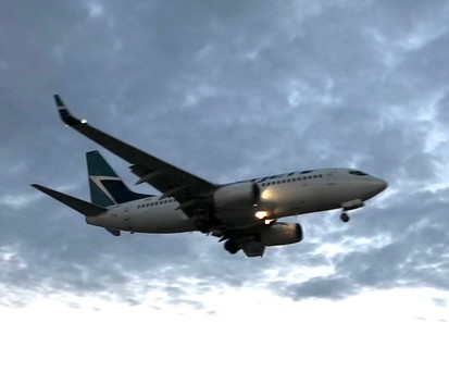 Boeing 737 von Westjet: Letzter Aufruf für Montreal Toronto.