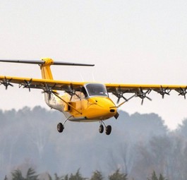 Die EL-2 Goldfinch kann bis zu neun Personen transportieren.