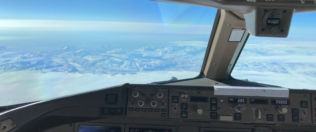 Blick aus dem Cockpit auf Grönland: Die schnellste Route.