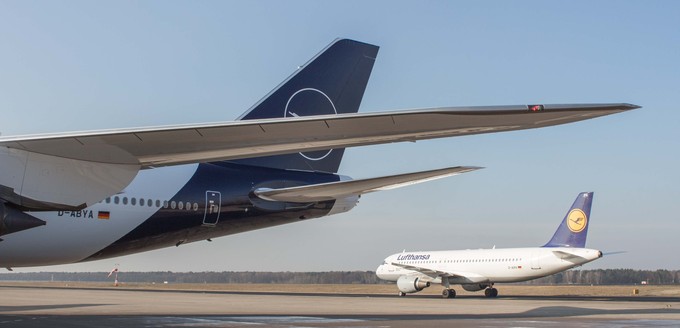 Boeing setzt bei vielen seiner Langstreckenflieger auf Raked Wingtips - also nach hinten geschwungenen Flügelspitzen. Hier zu sehen an einer Boeing 747-8. Auch bei den Baureihen 777-300ER, 777-200LR oder der 767-400ER kommt diese Bauform zum Einsatz.