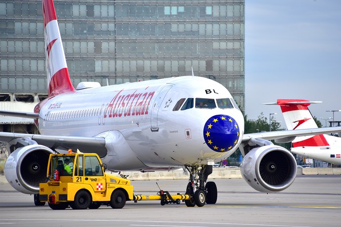 Auffällig: Der Airbus A320 mit dem dem Kennzeichen OE-LBL...