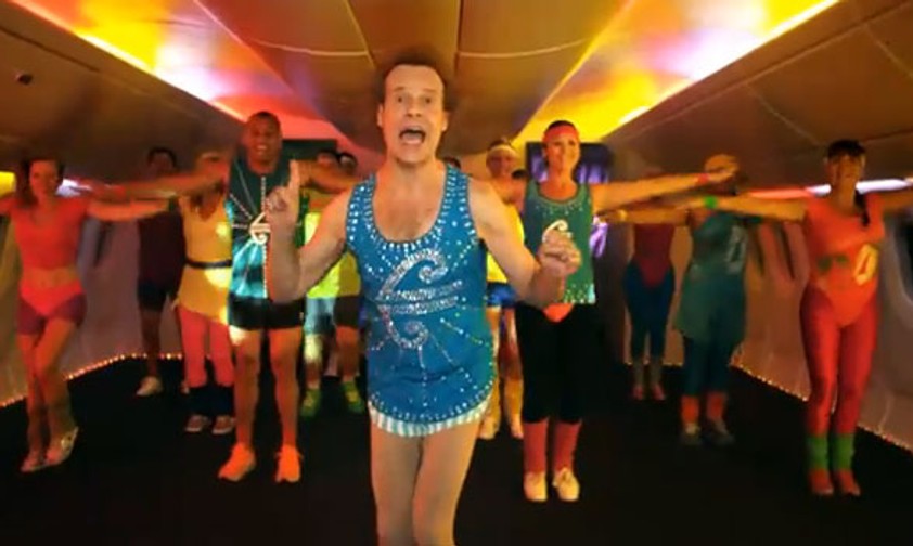 «Und jetzt alle...» - Aerobic-Urgestein Richard Simmons im Air New Zealand-Video.